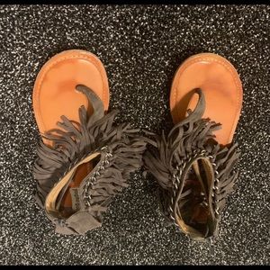 🤙🏾🔥🔥 NOT RATED FRINGE T STRAP SANDALS